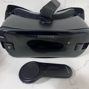 Samsung VR Gear Headset and Controller